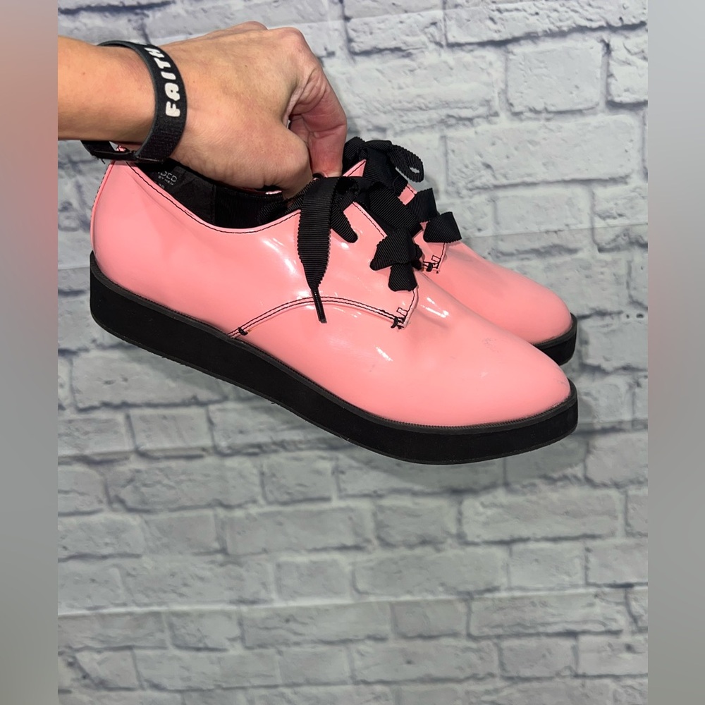 H&M Pink Platform Lace-Up Shoes with Black Soles - Picture 9 of 12